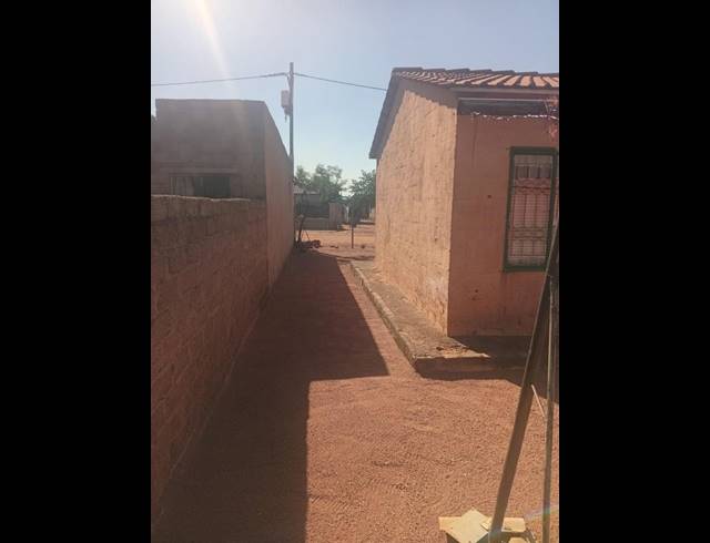 2 BEDROOM HOUSE FOR SALE IN SOSHANGUVE XX